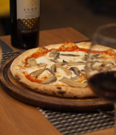 pizza-funghi-the-sea-vlore